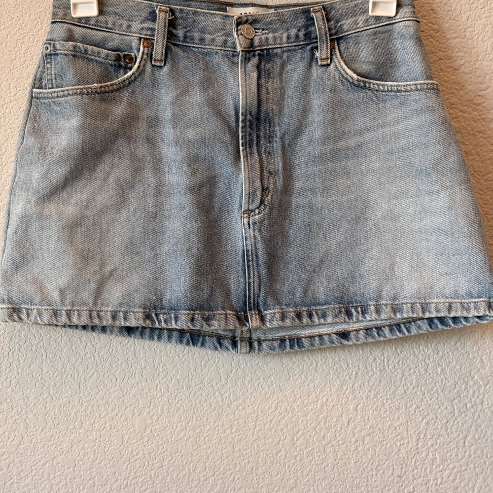 AGOLDE Liv Mini Skirt Organic Cotton Denim Womens Light Wash 27 Distressed Hem